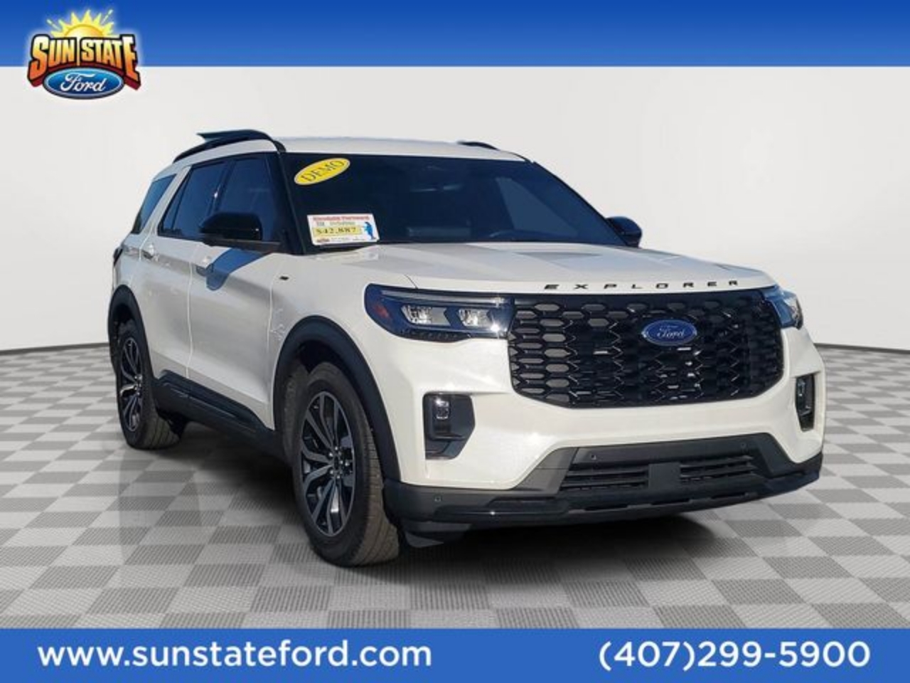 2025 Ford Explorer ST-LINE's photo
