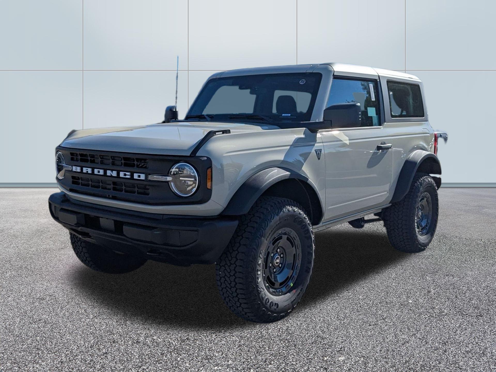 2025 Ford Bronco 2-Door Base's photo