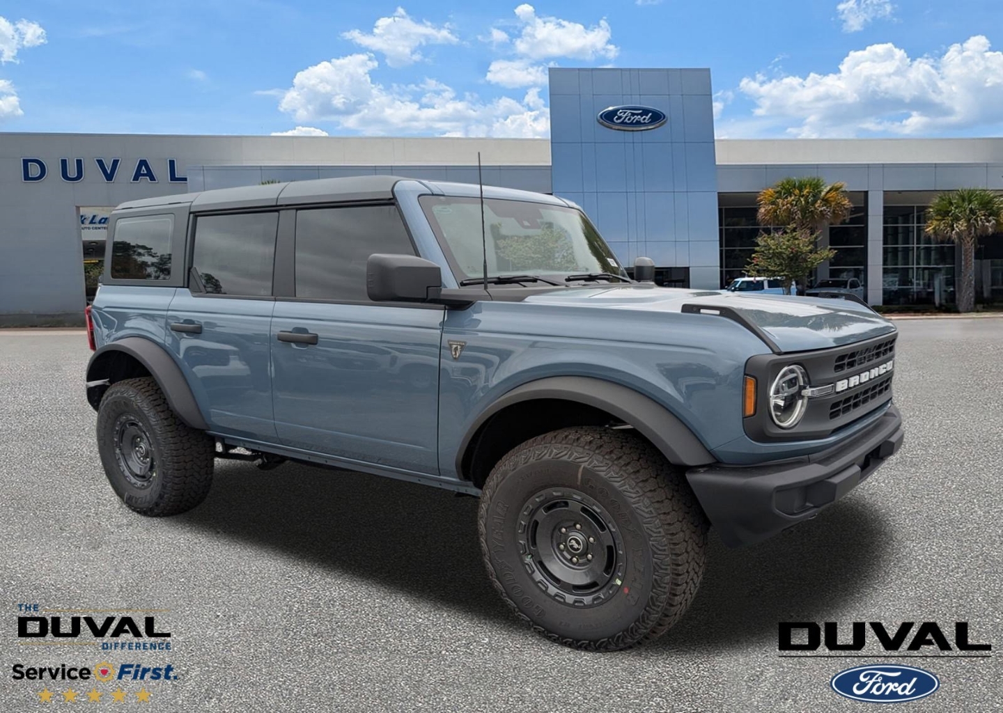 2025 Ford Bronco 4-Door Base's photo