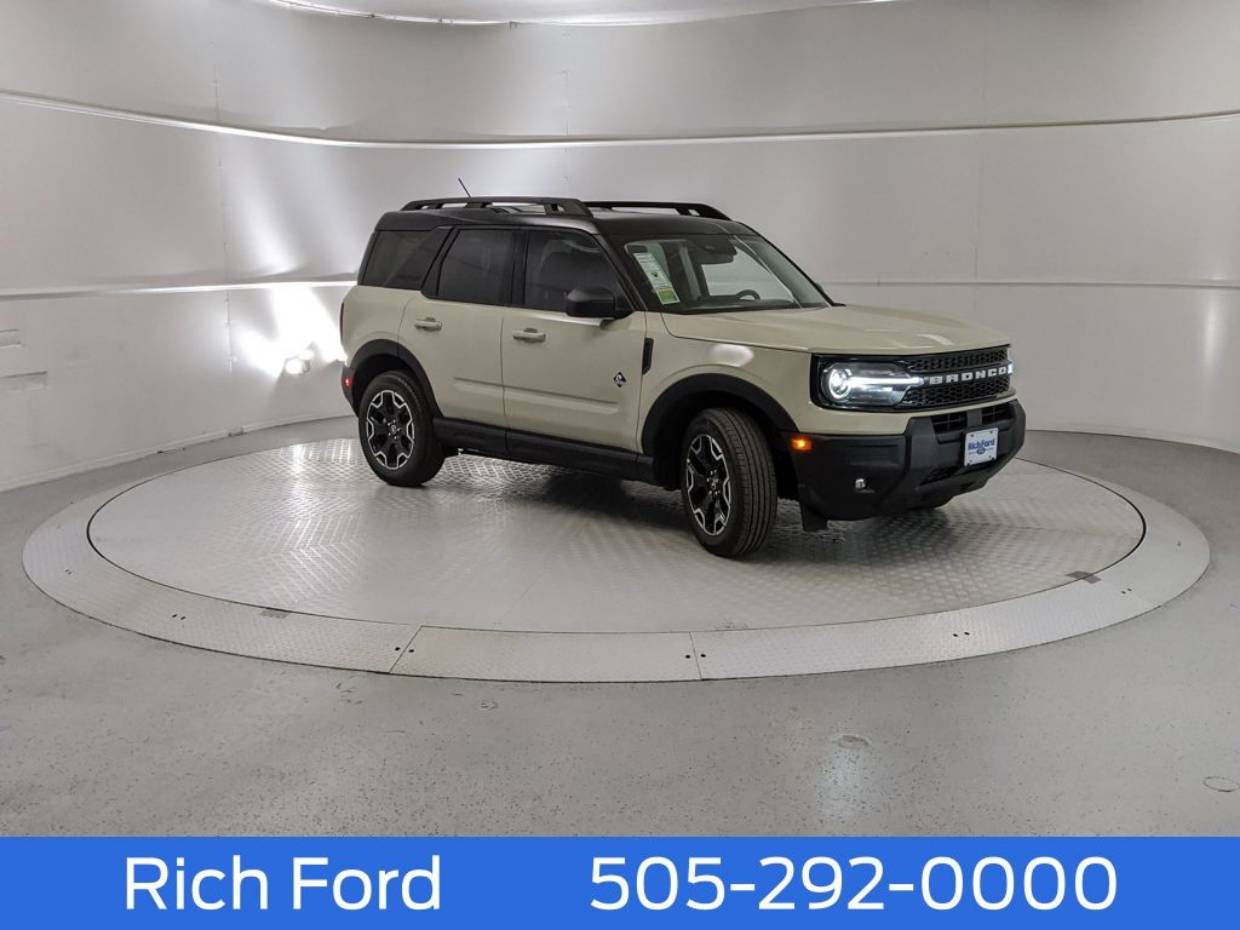 2025 Ford Bronco Sport Outer Banks's photo