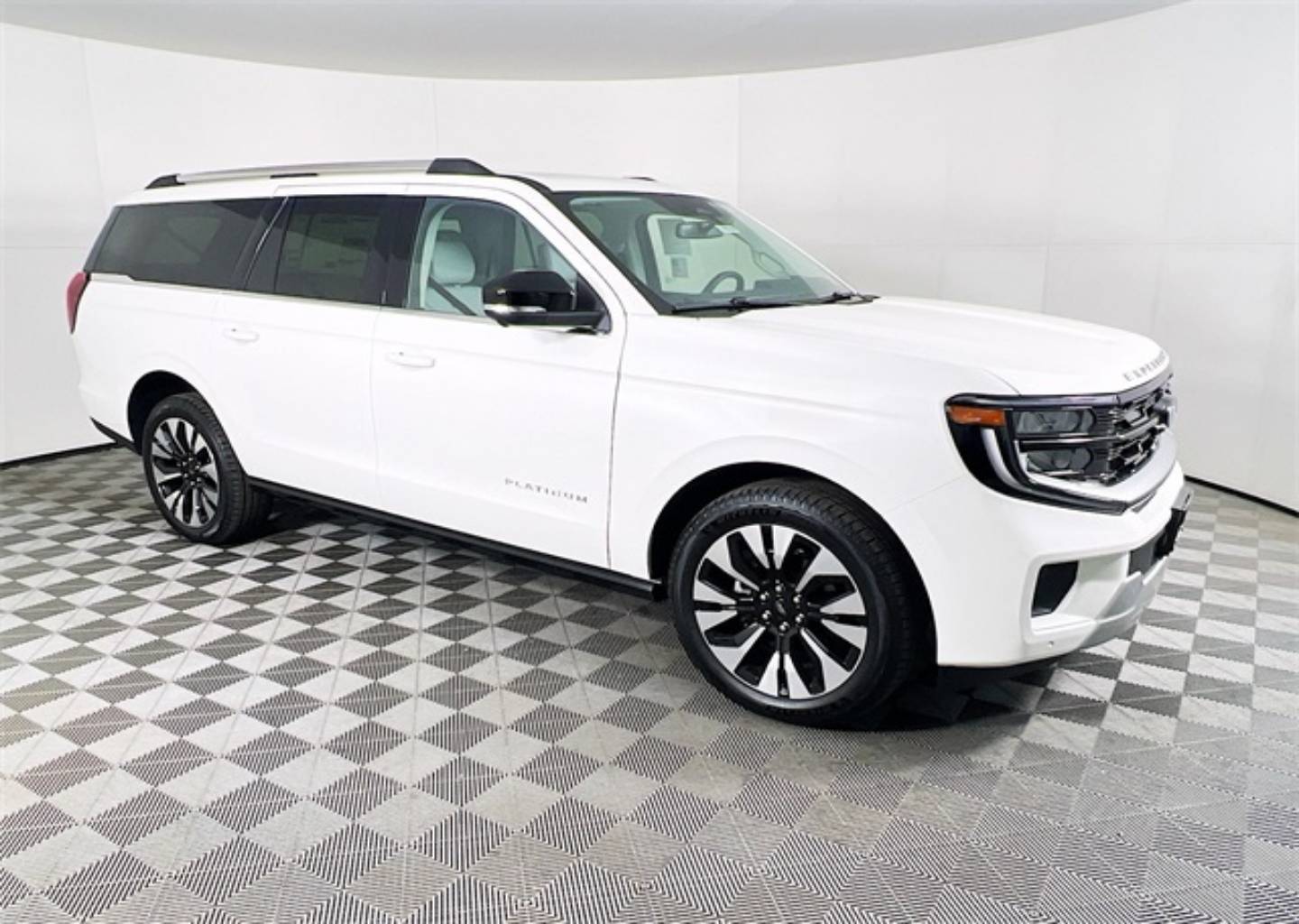 2025 Ford Expedition Platinum's photo
