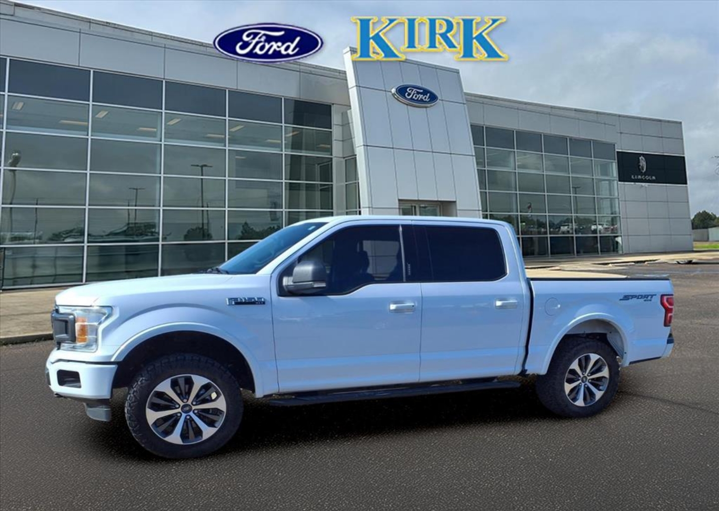 2019 Ford F-150 XLT's photo