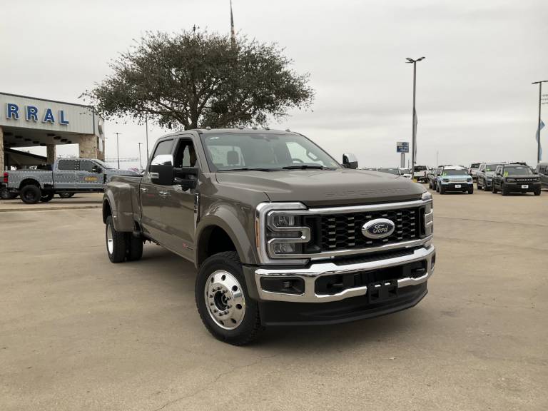 2026 Ford Super Duty F-450 DRW LARIAT