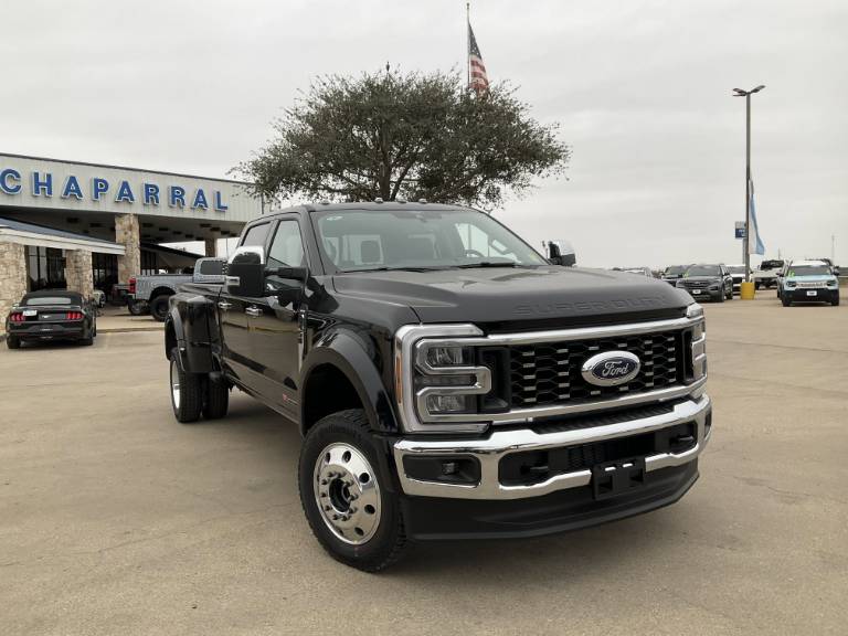 2026 Ford Super Duty F-450 DRW LARIAT