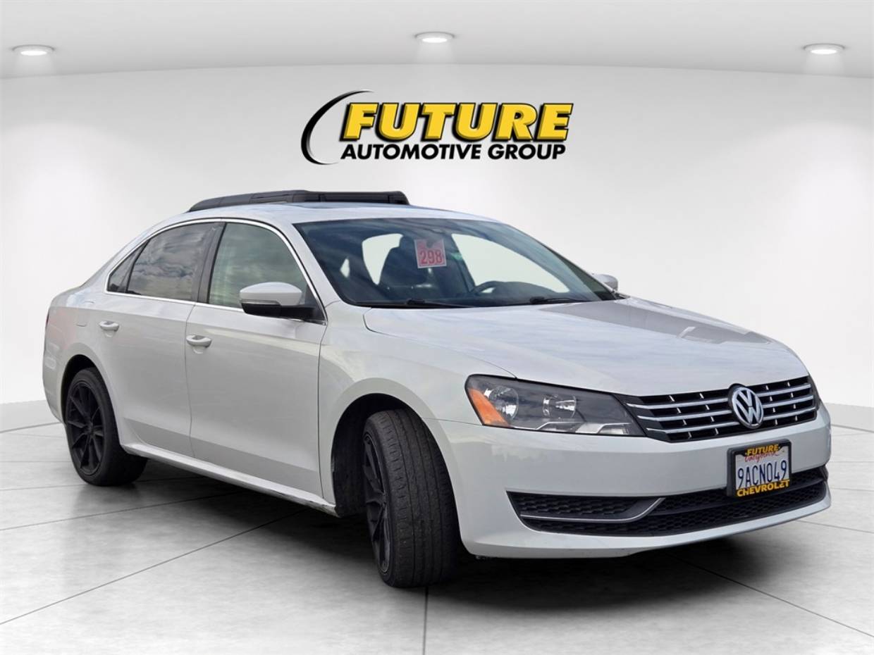 2013 Volkswagen Passat SE's photo