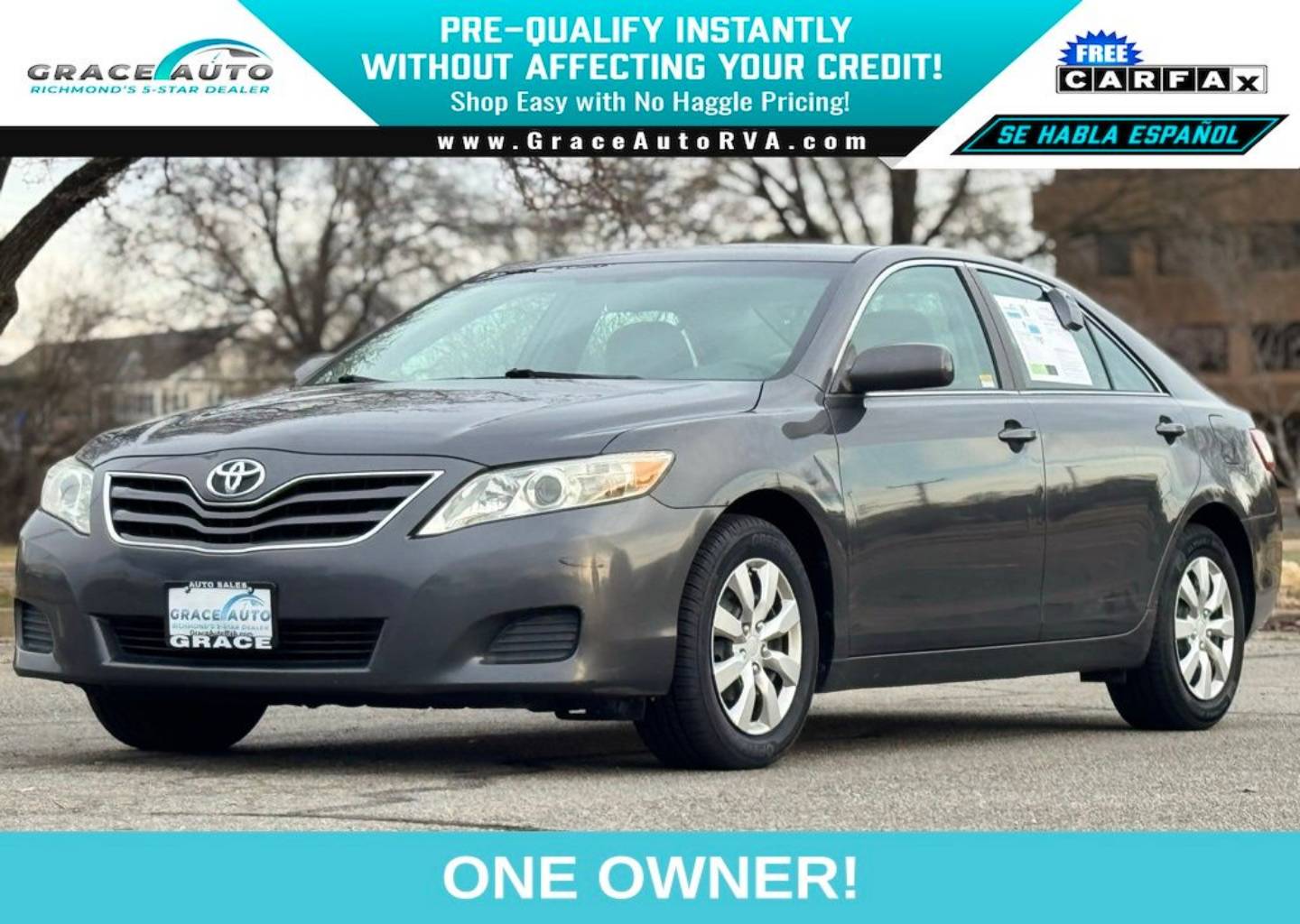 2011 Toyota Camry LE's photo