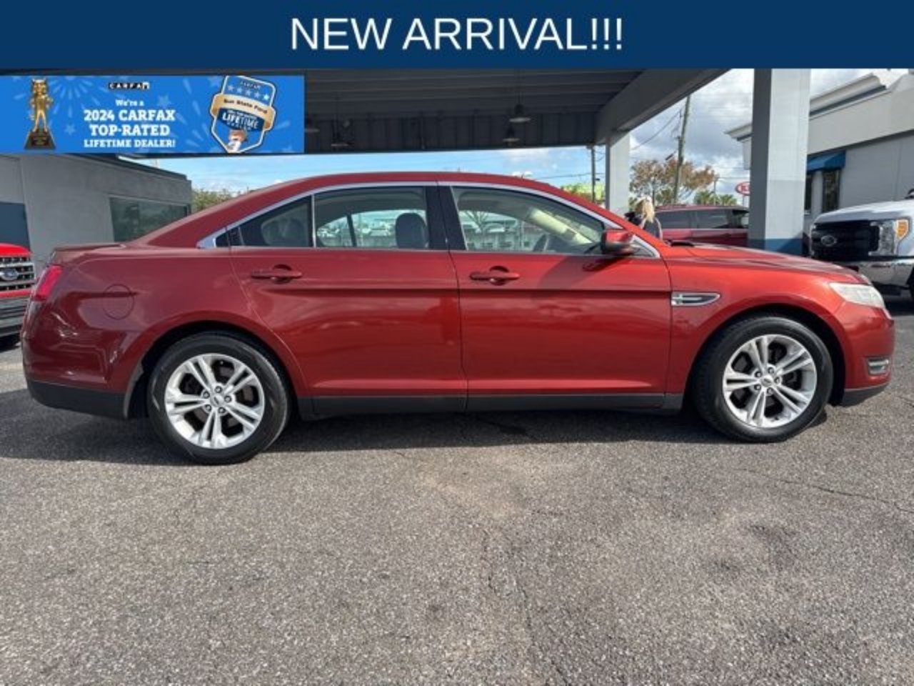 2014 Ford Taurus SEL's photo