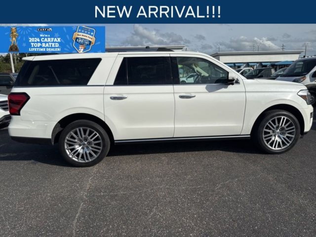 2023 Ford Expedition Limited's photo