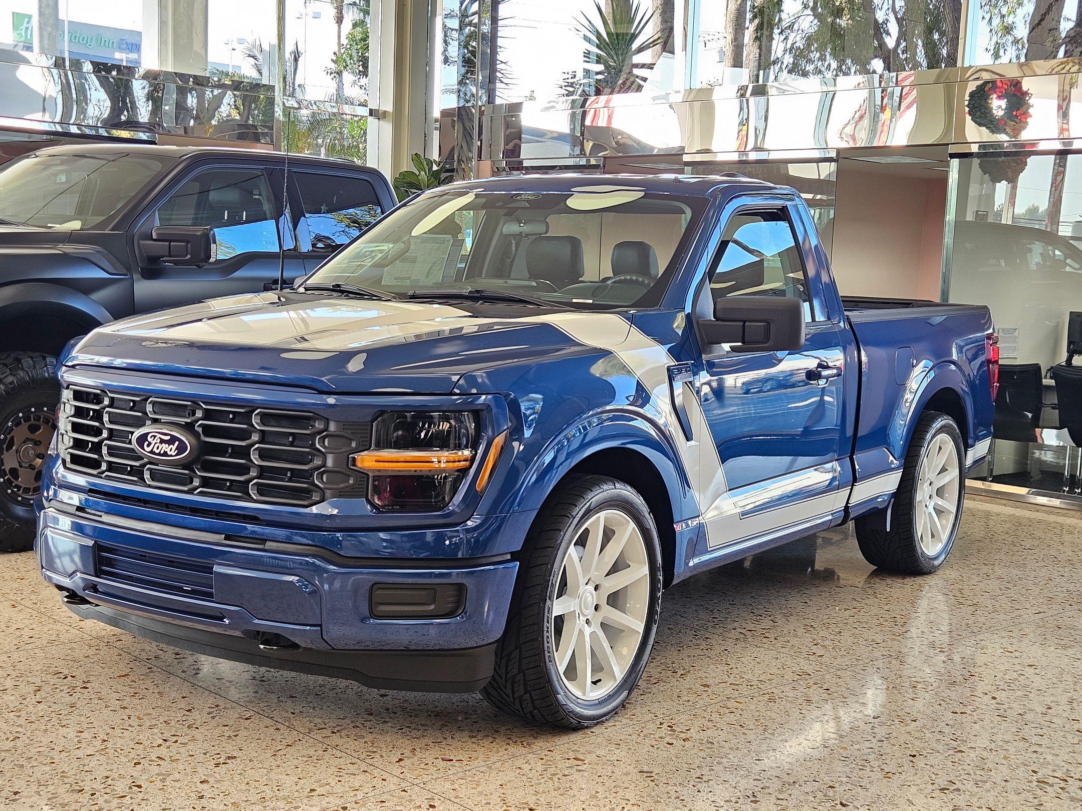 2025 Ford F-150 XL's photo