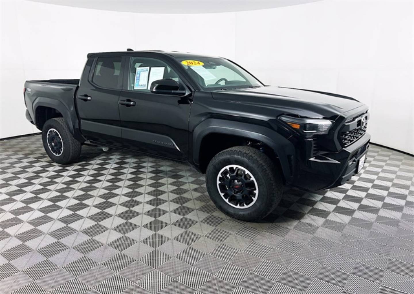 2024 Toyota Tacoma TRD Off Road's photo