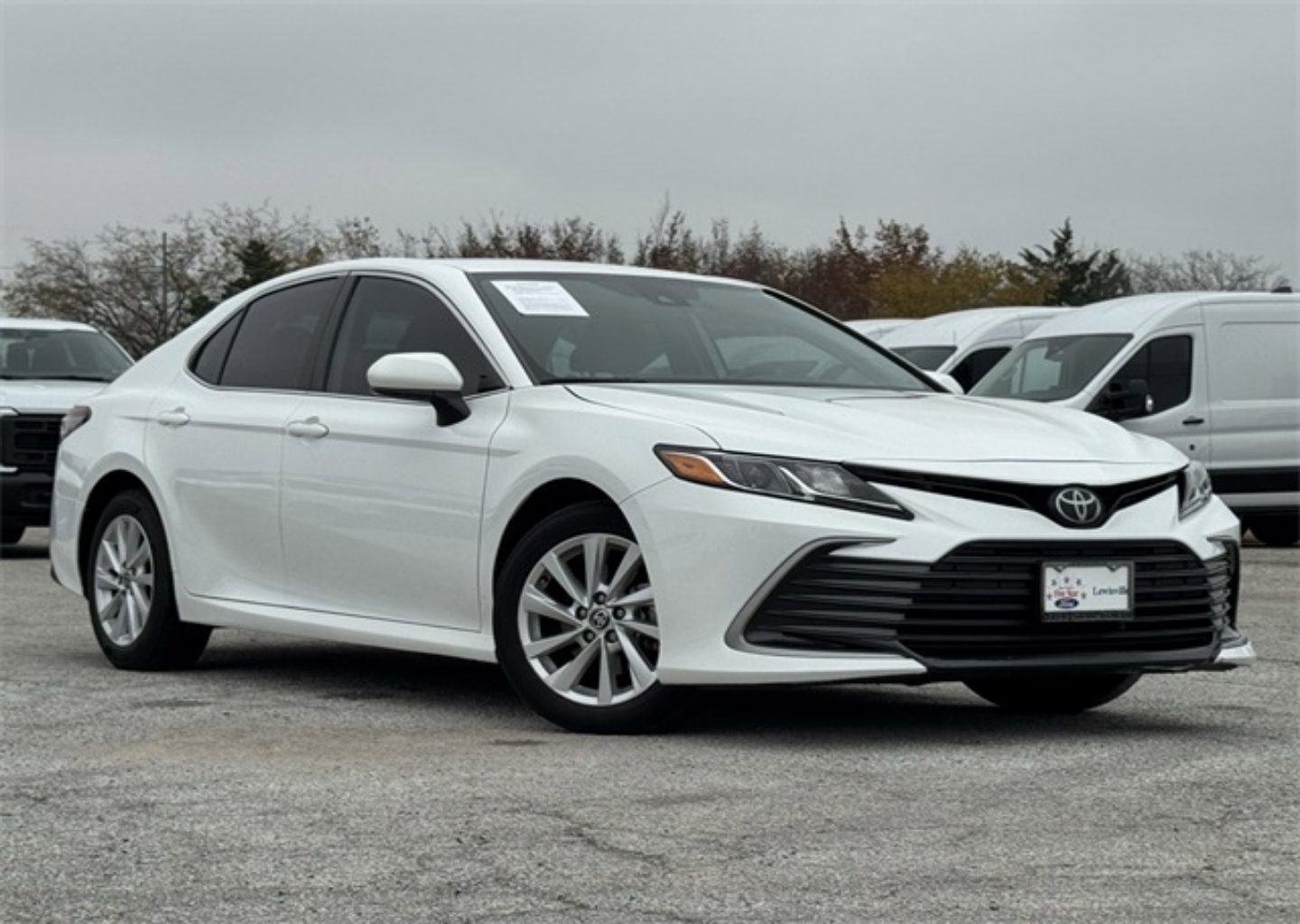 2023 Toyota Camry LE's photo