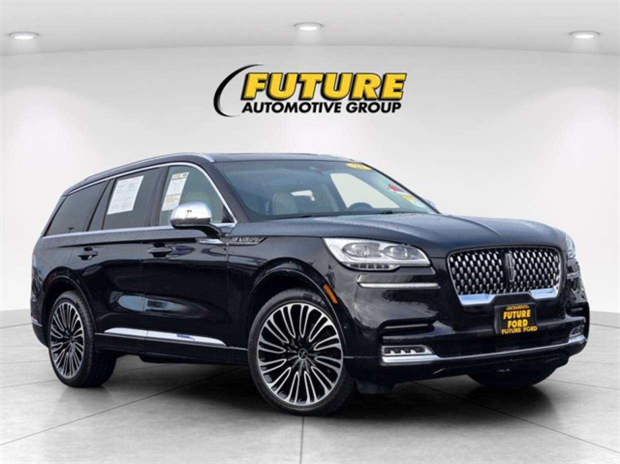 2021 Lincoln Aviator Black Label's photo