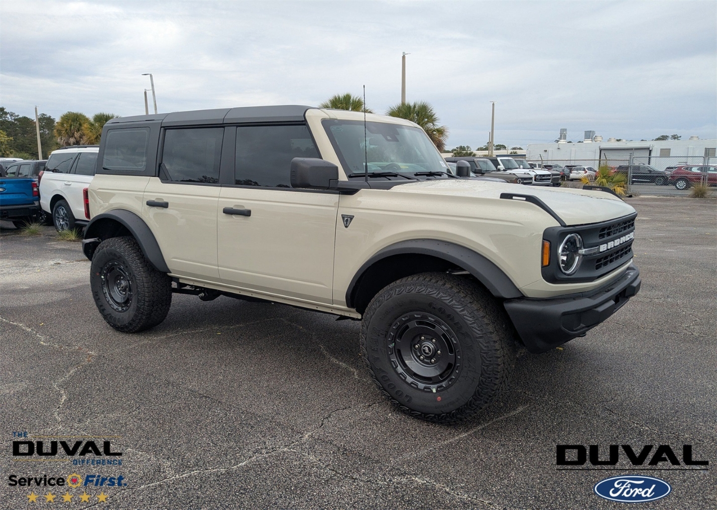 2025 Ford Bronco 4-Door Base's photo