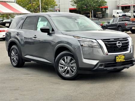 2025 Nissan Pathfinder S