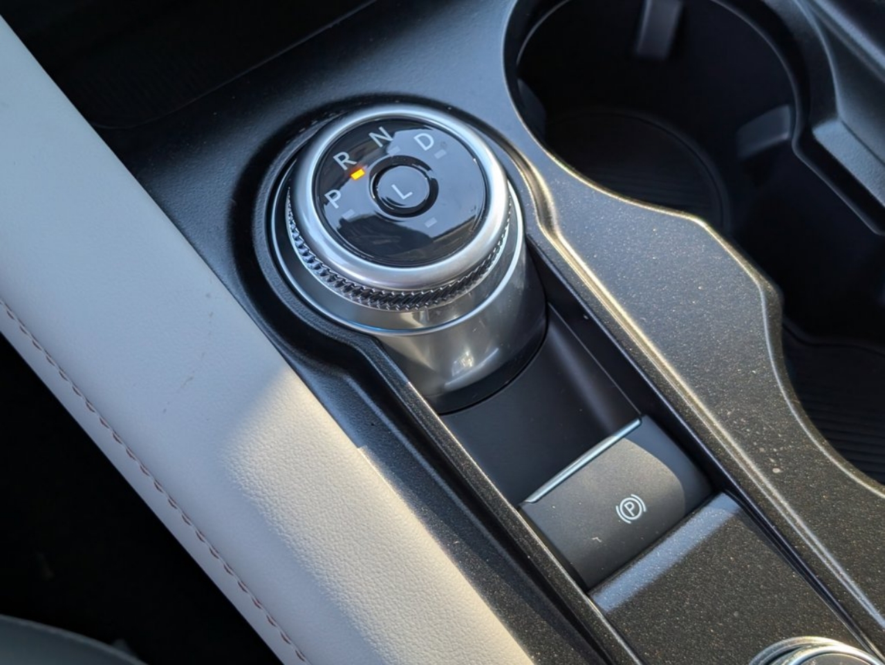 2026 Ford Explorer Active - Photo 18