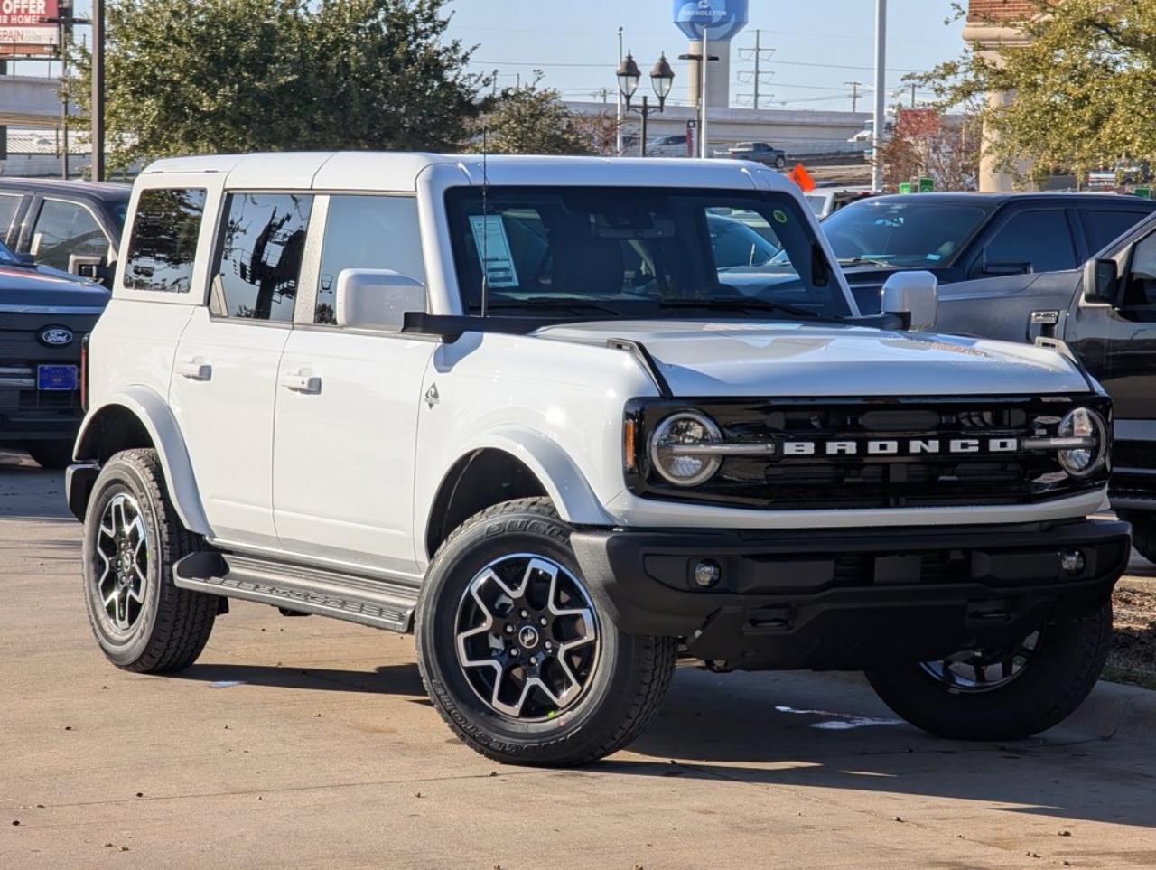 2025 Ford Bronco 4-Door Outer Banks's photo