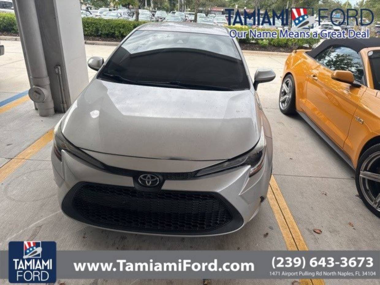 2021 Toyota Corolla LE's photo