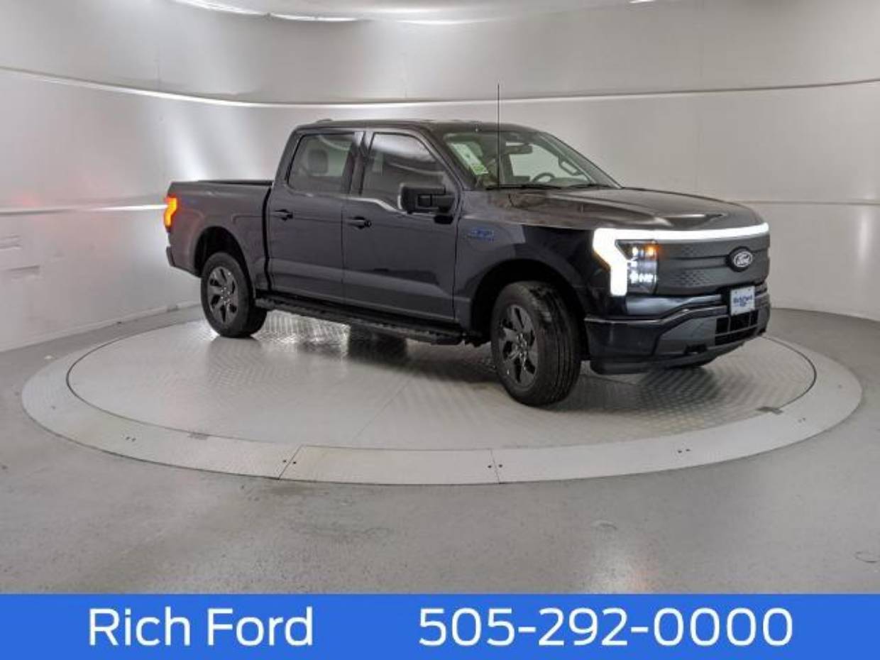 2025 Ford F-150 Lightning Flash's photo
