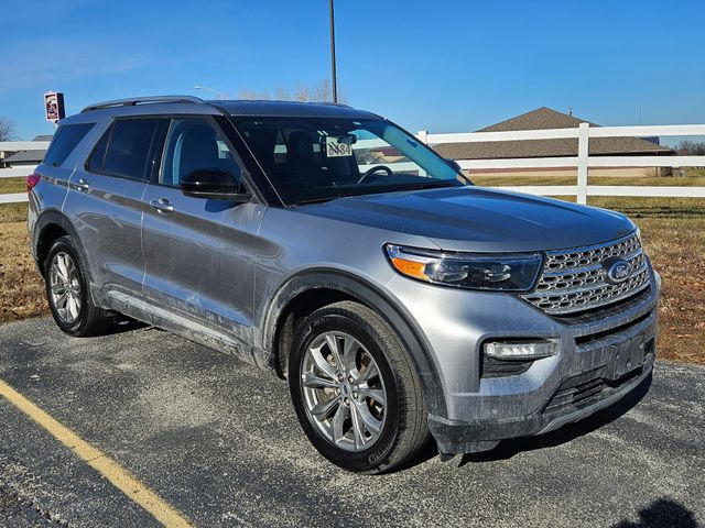 2024 Ford Explorer Limited's photo