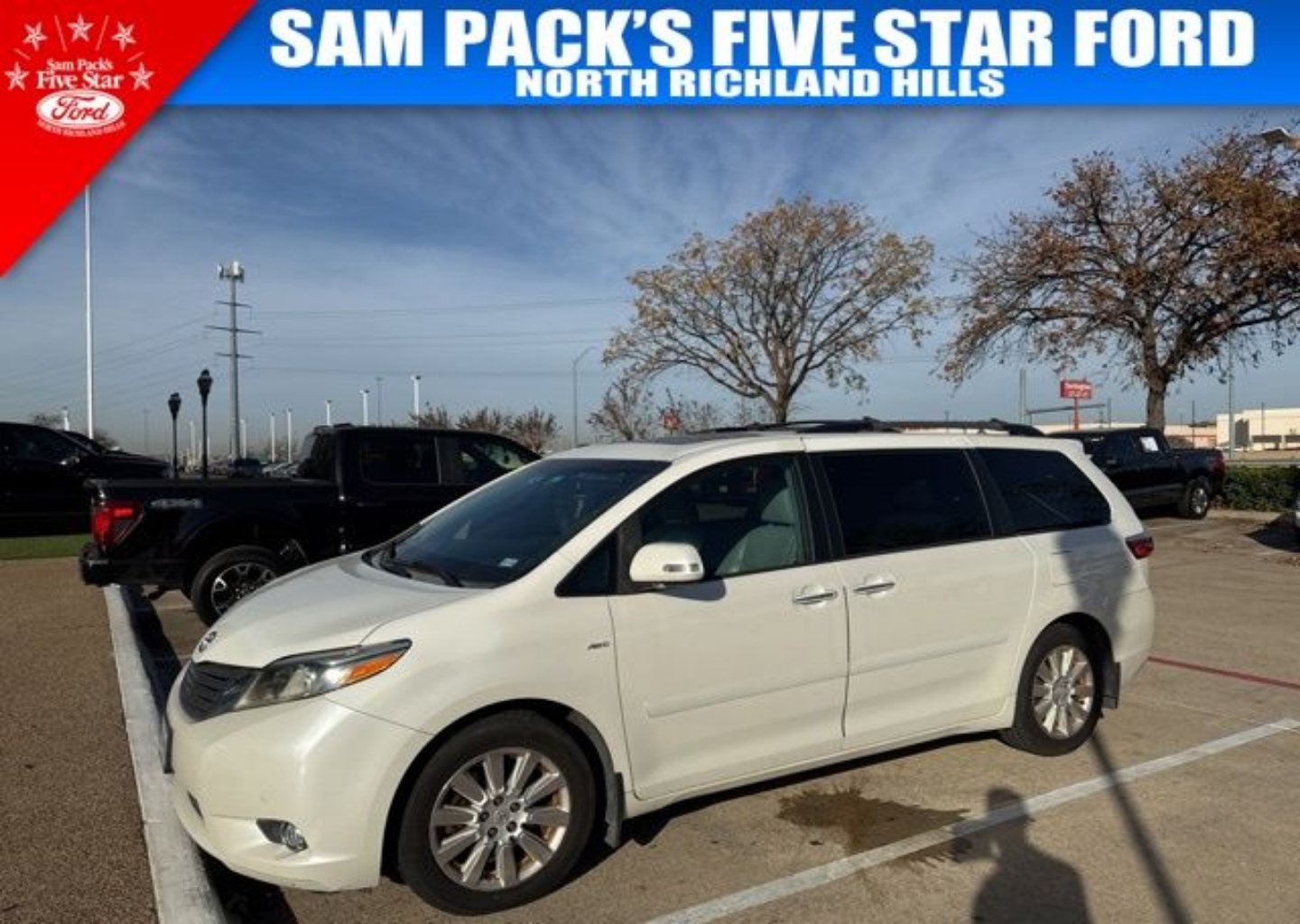 2016 Toyota Sienna Limited's photo