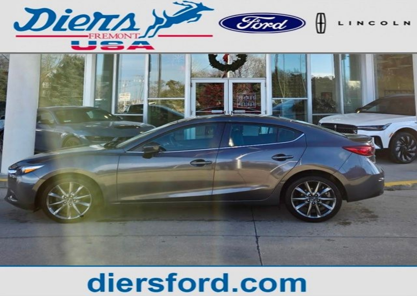 2018 Mazda Mazda3 Touring's photo