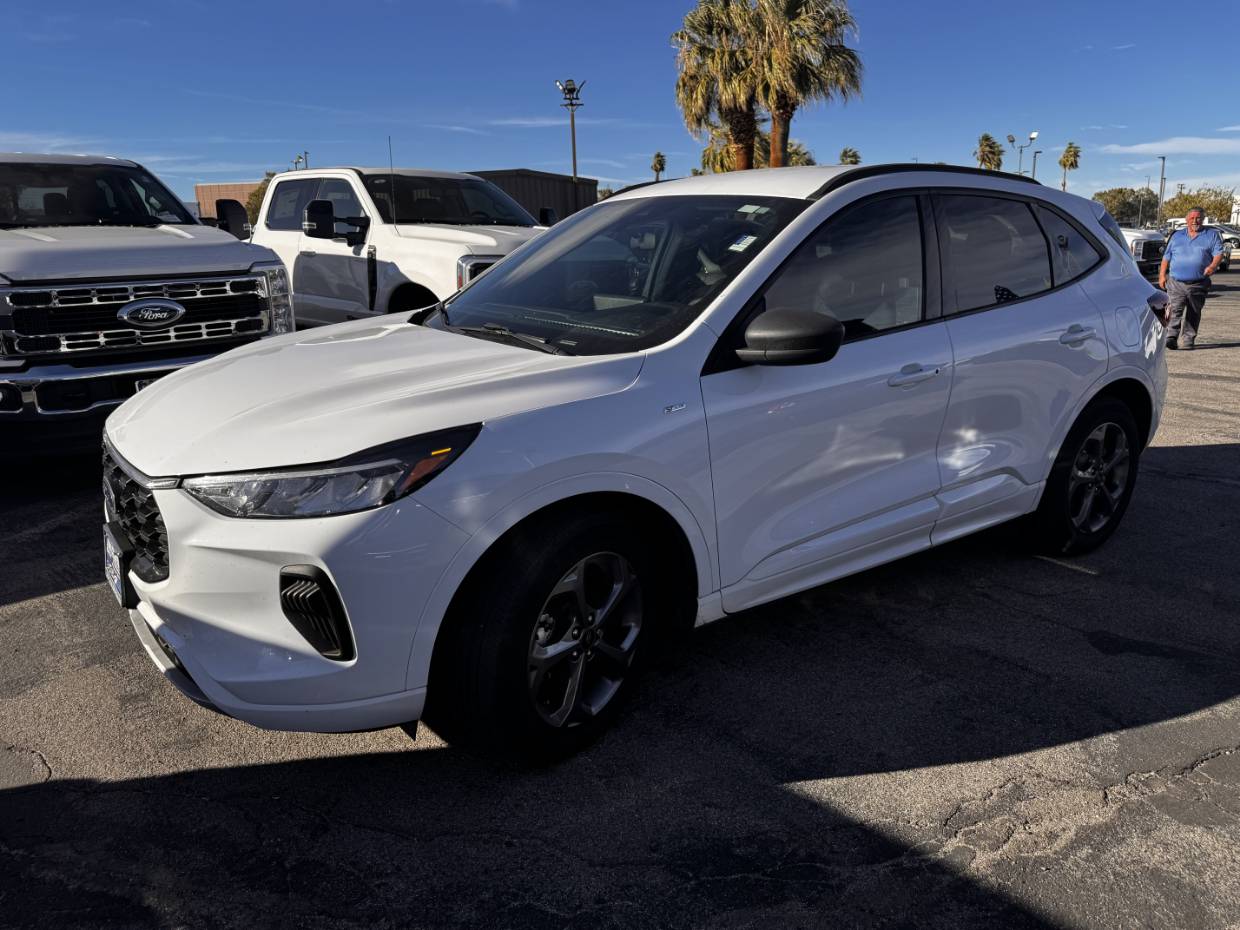 2023 Ford Escape ST-Line's photo