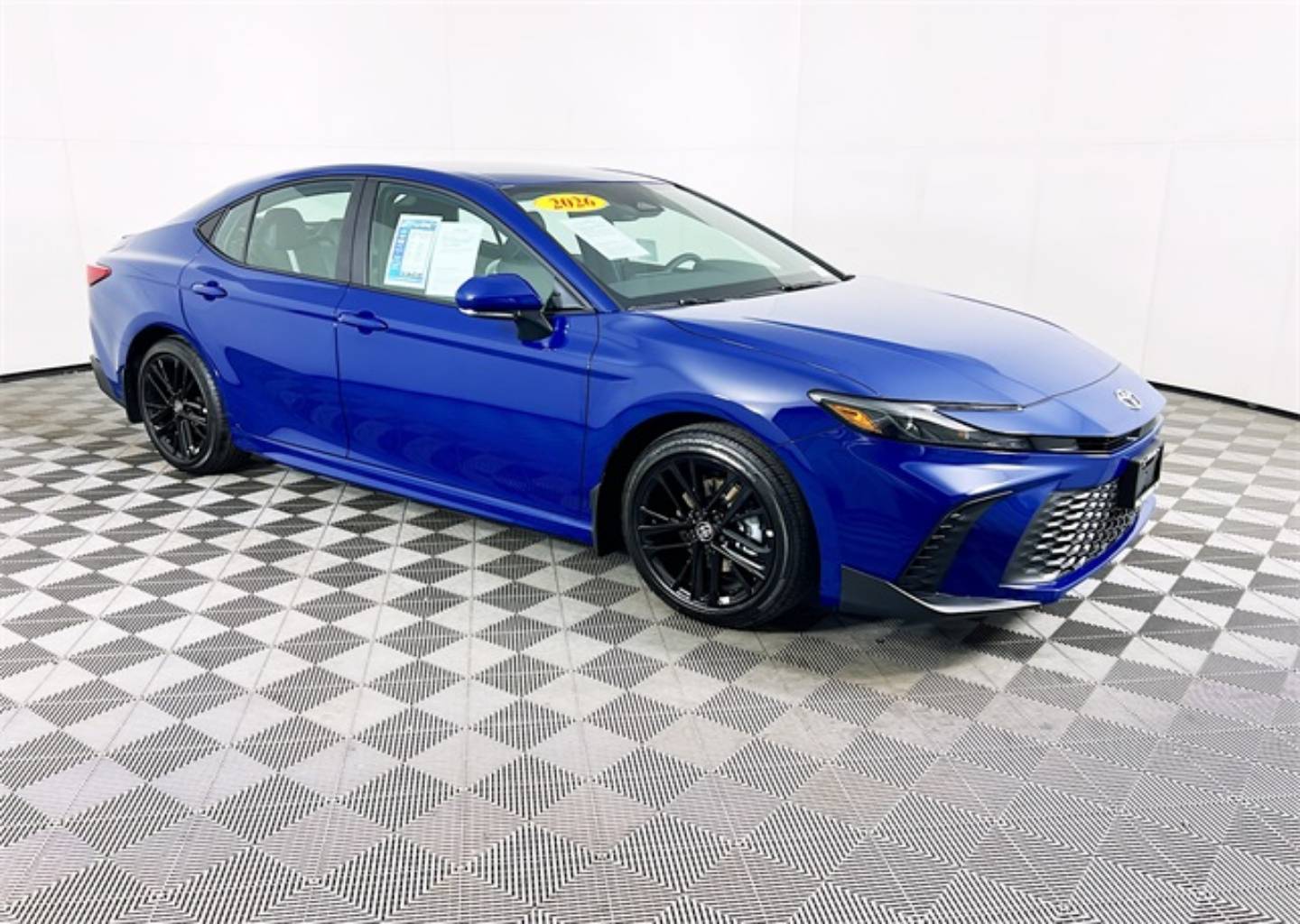 2026 Toyota Camry SE's photo