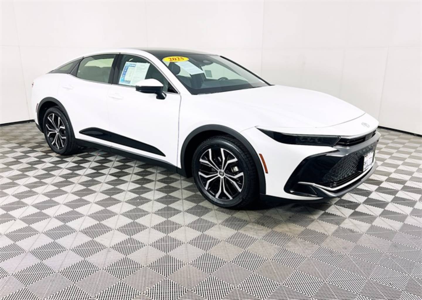 2025 Toyota Crown Limited's photo