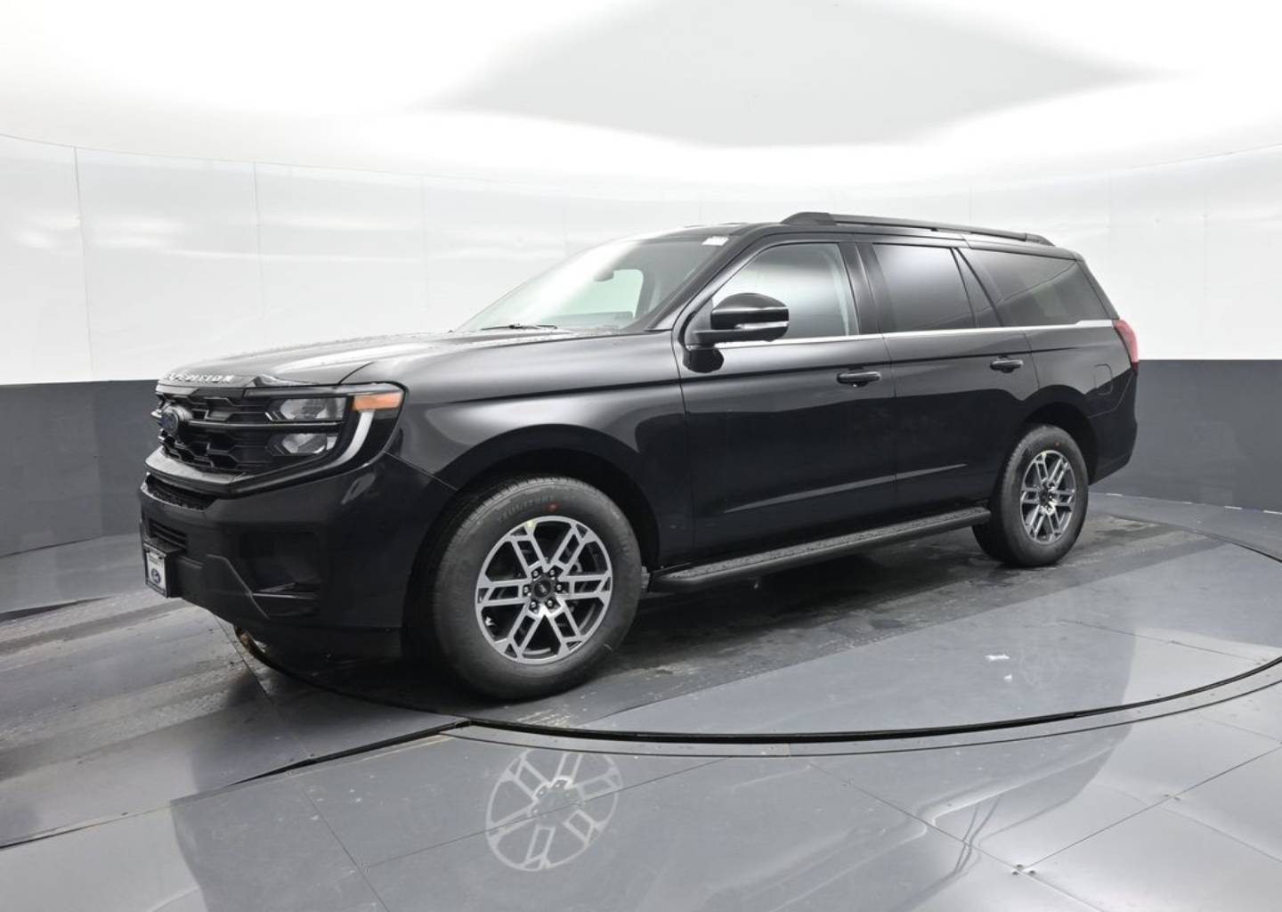 2026 Ford Expedition Active's photo