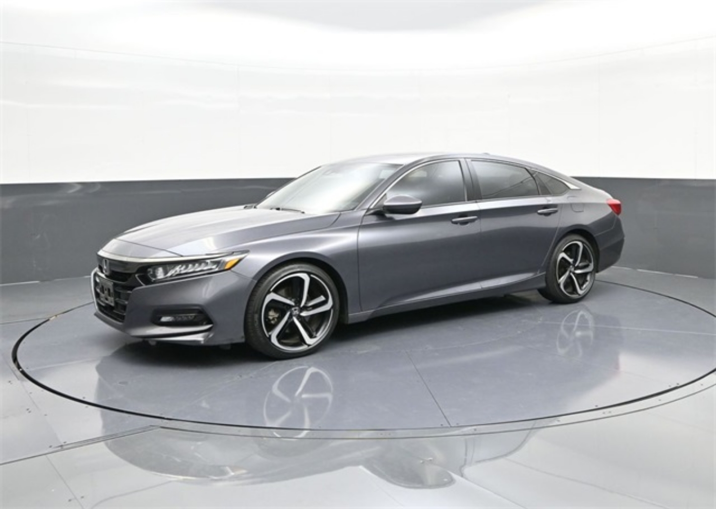 2018 Honda Accord Sport's photo