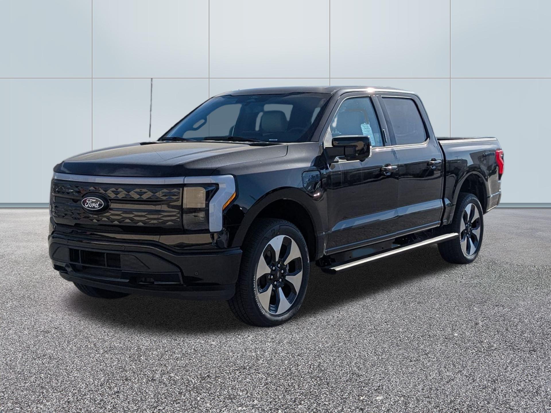 2025 Ford F-150 Lightning Platinum's photo