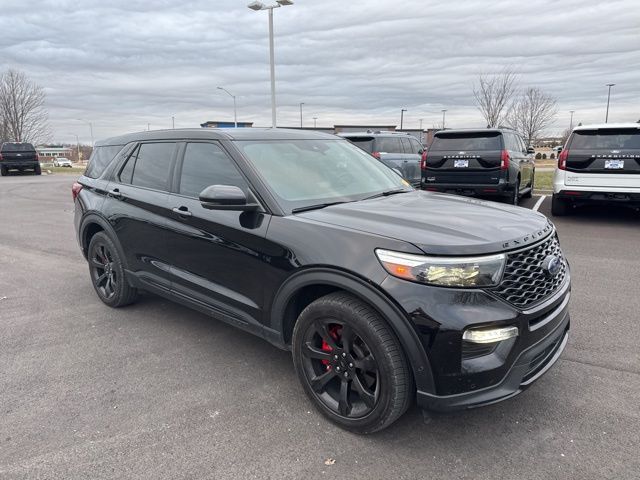 2021 Ford Explorer ST's photo