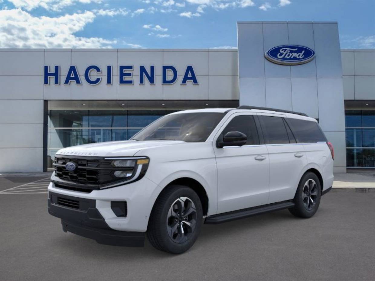 2026 Ford Expedition Active's photo