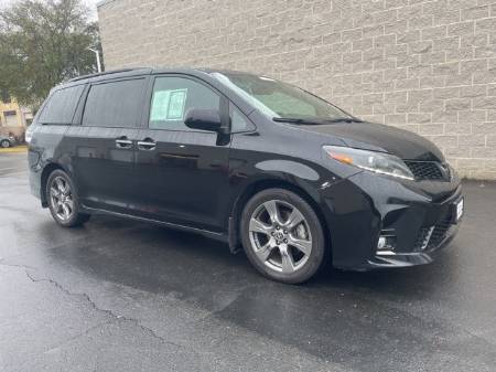 2020 Toyota Sienna SE