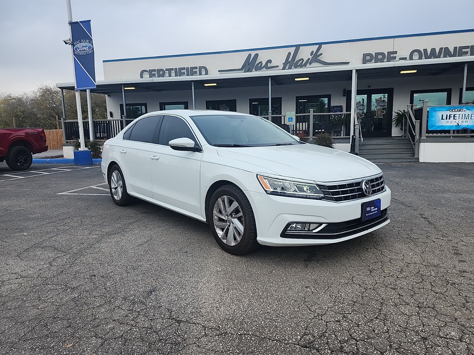 2018 Volkswagen Passat SE's photo
