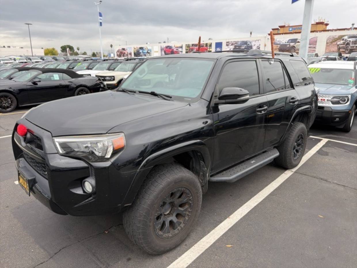 2017 Toyota 4Runner SR5 Premium's photo
