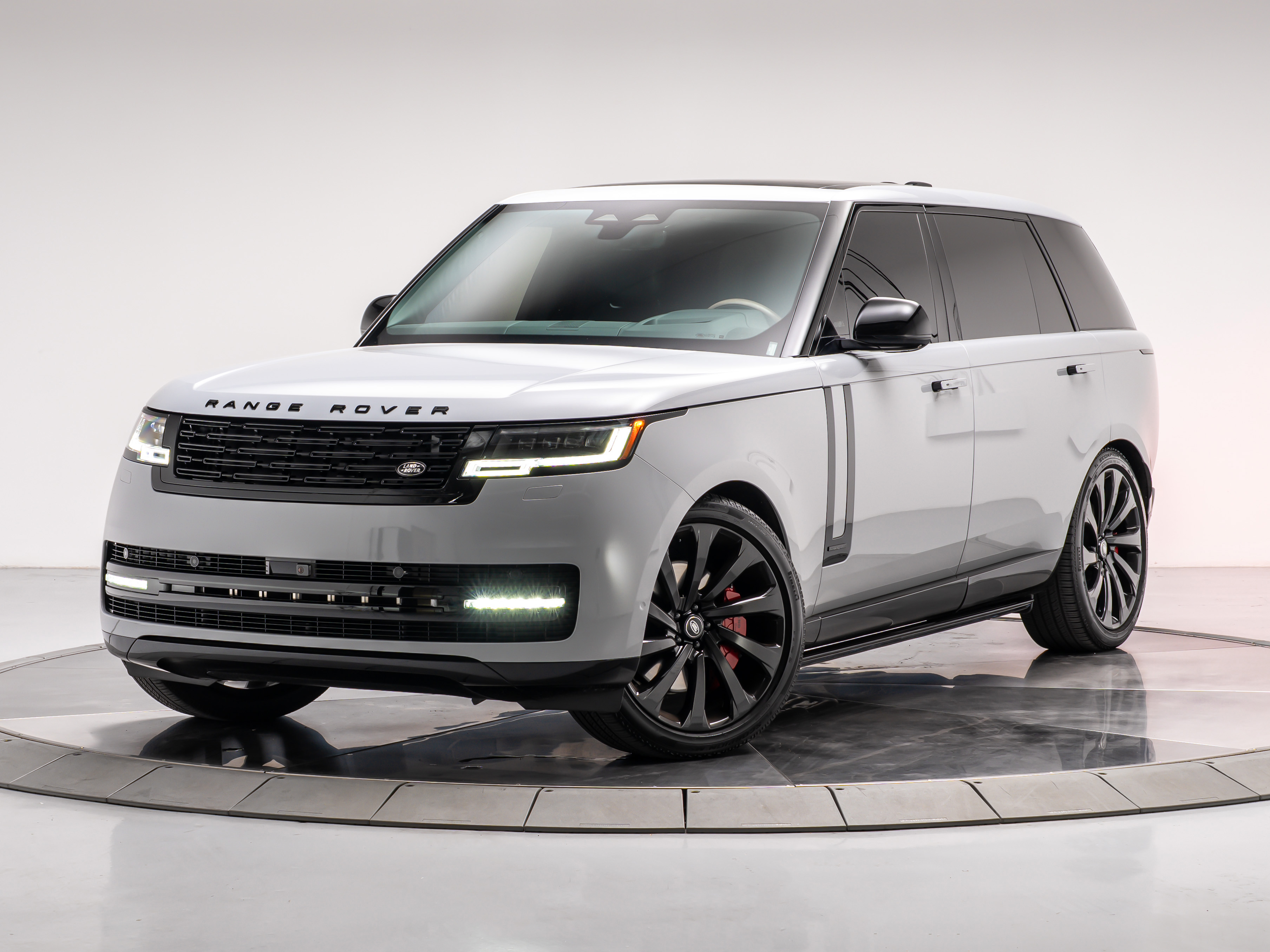 Used 2025 Land Rover Range Rover Autobiography P530
