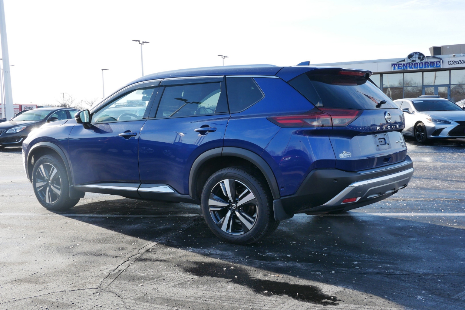 Used 2021 Nissan Rogue Platinum with VIN JN8AT3DD9MW302940 for sale in St. Cloud, Minnesota