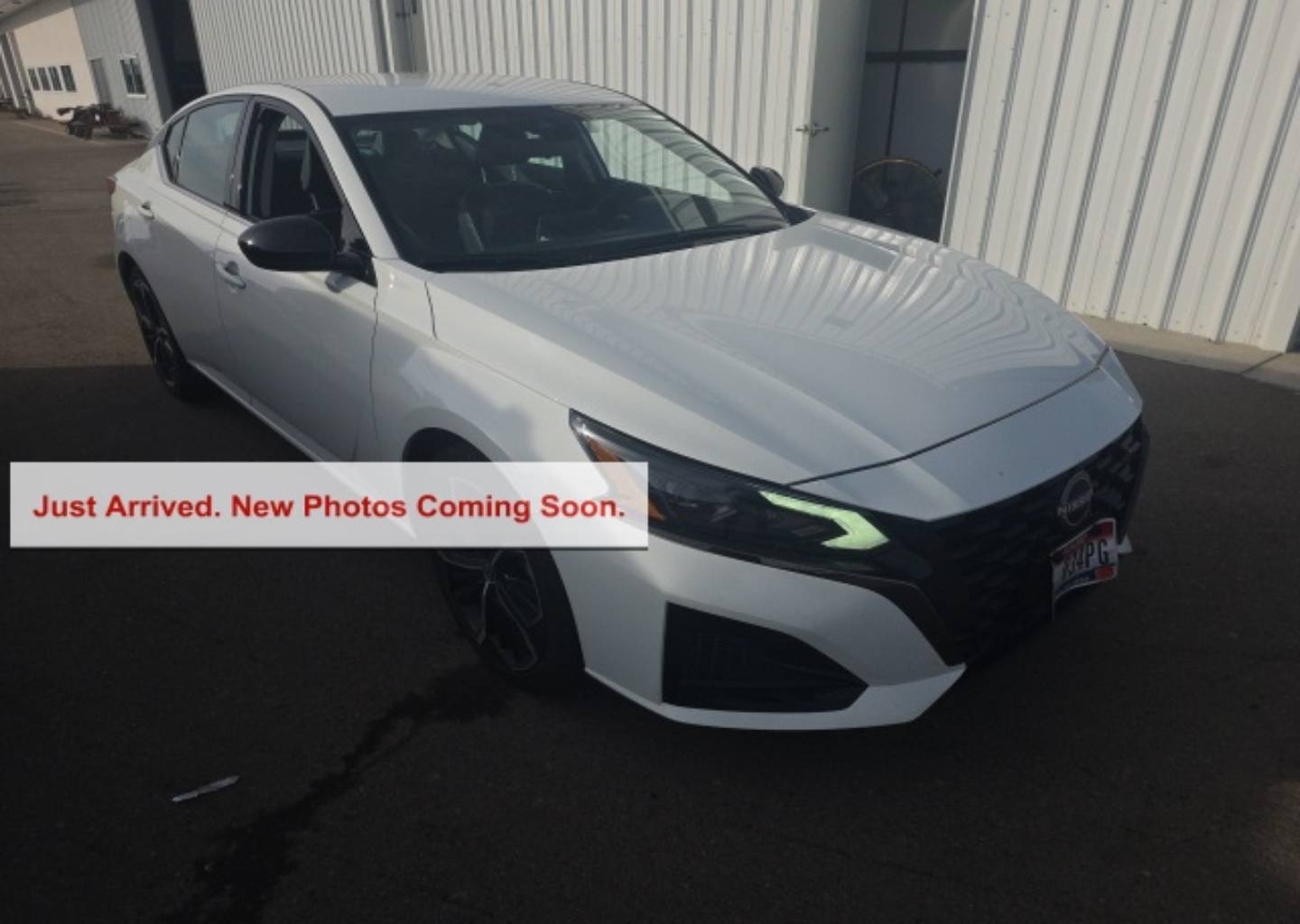 2023 Nissan Altima SR's photo