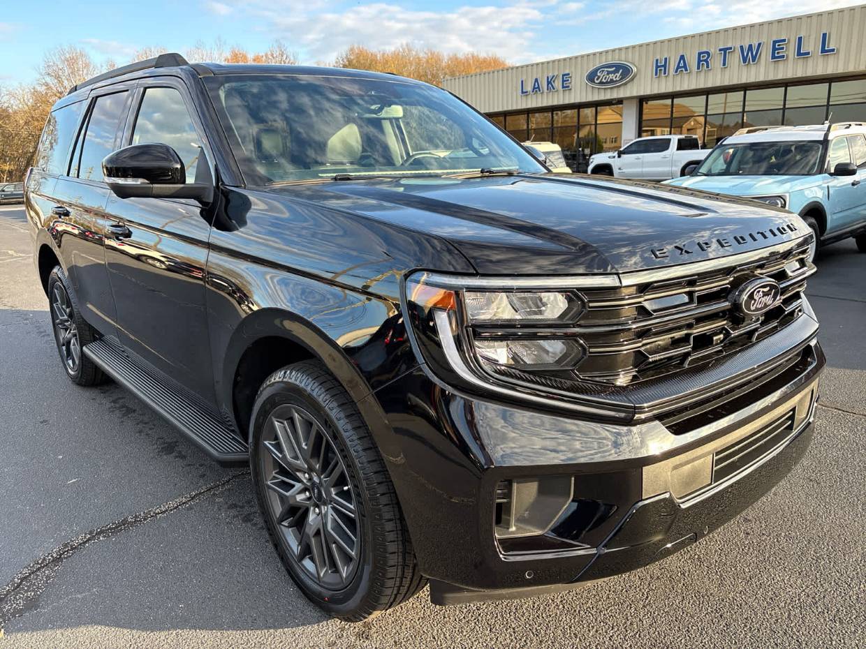 2026 Ford Expedition Platinum's photo