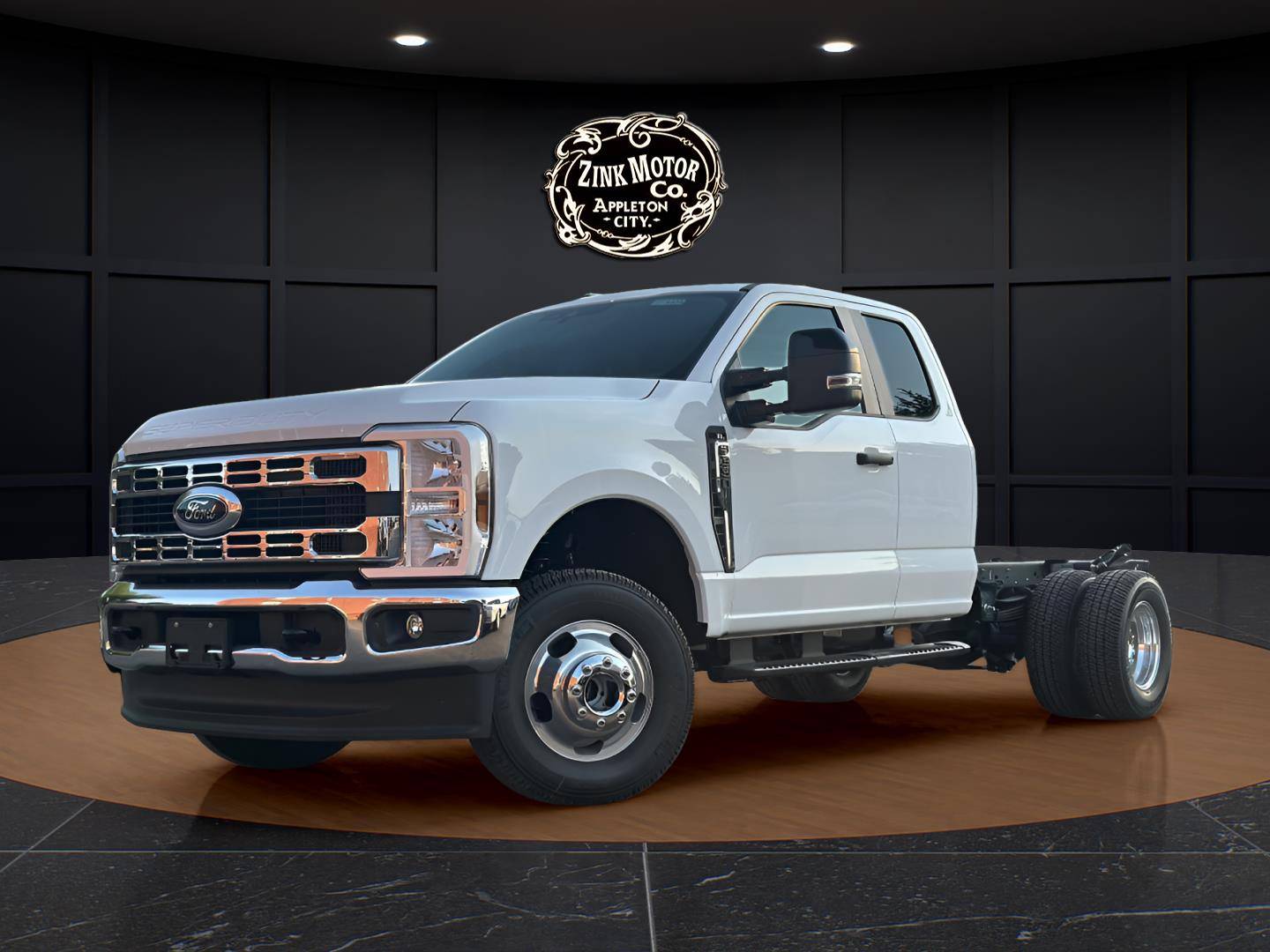 2025 Ford F-350 Super Duty Chassis Cab XL's photo