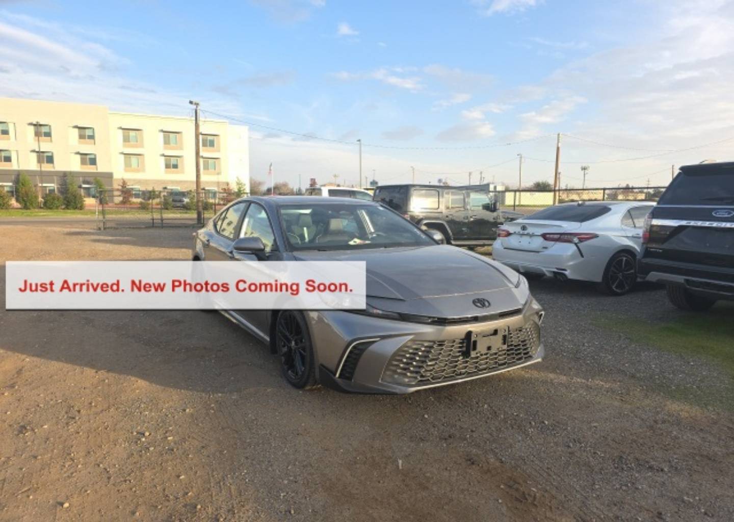 2026 Toyota Camry SE's photo