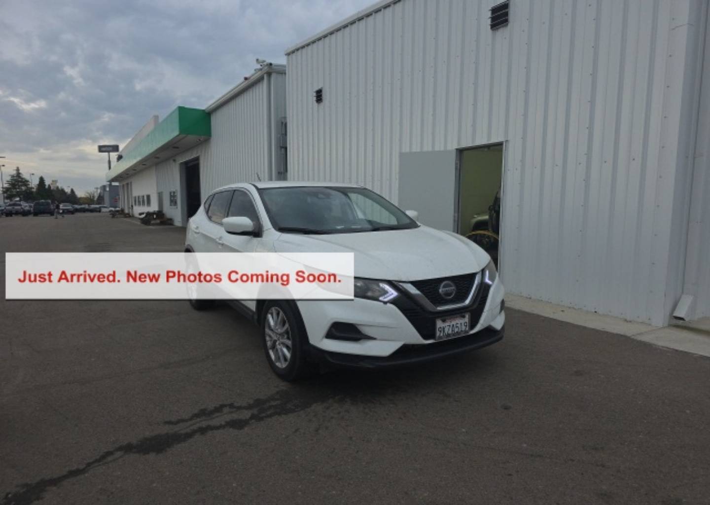 2021 Nissan Rogue Sport S's photo