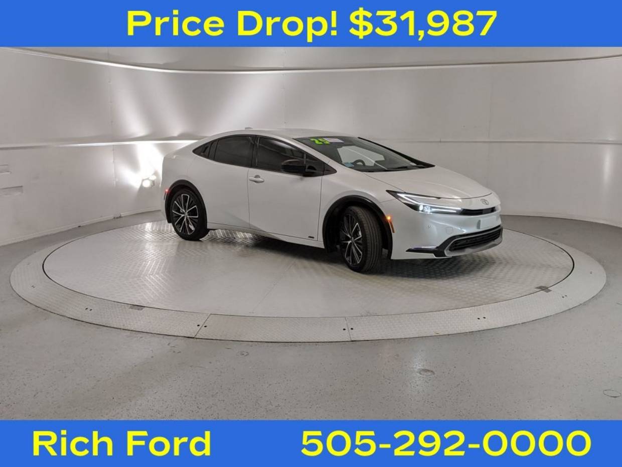 2025 Toyota Prius XLE's photo