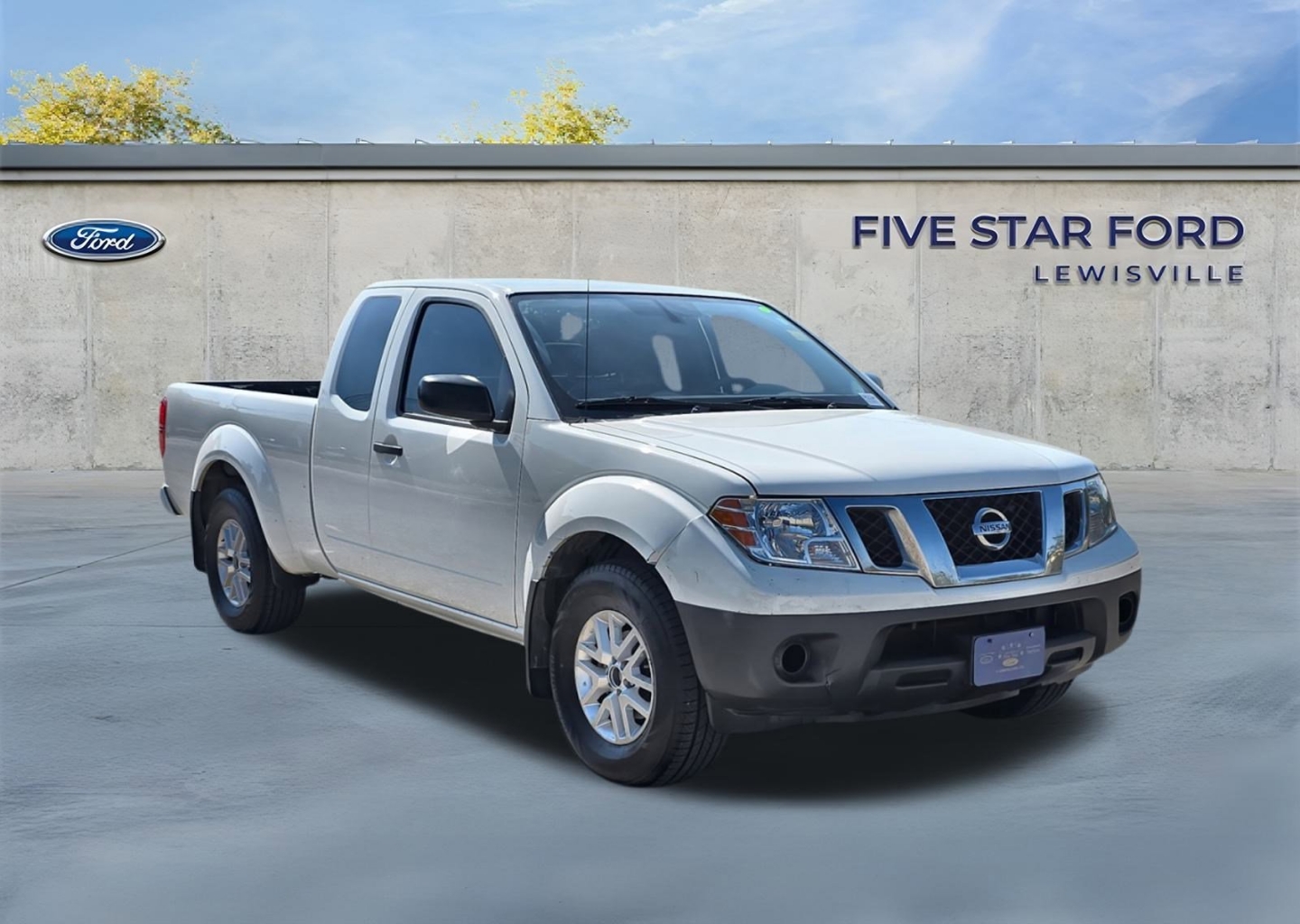 2022 Nissan Frontier SV's photo