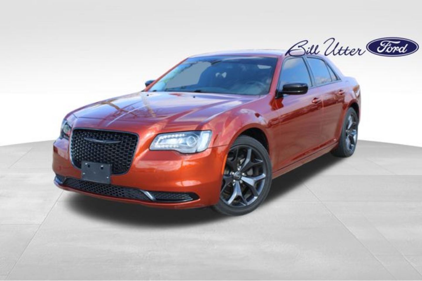 2021 Chrysler 300 Touring's photo