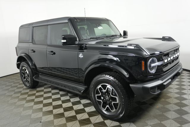 2025 Ford Bronco 4-Door Outer Banks's photo