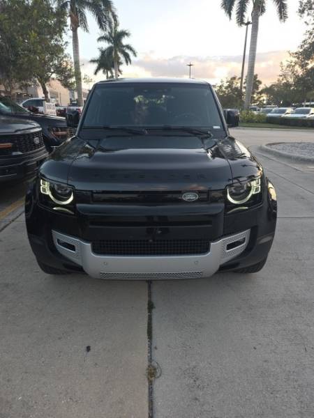 2025 Land Rover Defender 130 S