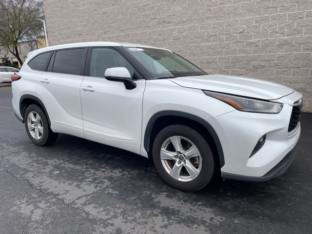 Used 2023 Toyota Highlander LE