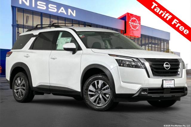 2025 Nissan Pathfinder SV
